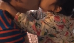 吻脖子视频,一吻定情，浪漫脖子间的甜蜜瞬间